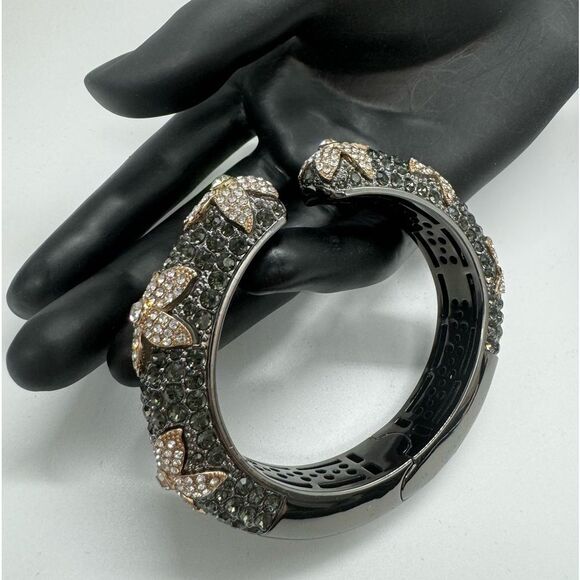 High End Department Store Designer Kissable Hinged Cuff Bracelet with Pave Cz - Picture 5 of 16